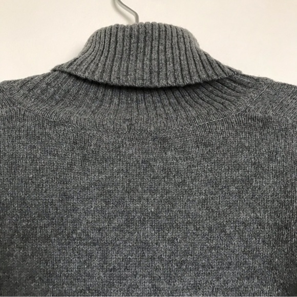 Logix Gray Short Sleeve Turtleneck Sweater Sz Small Lambswool Blend Button Sides - Picture 7 of 9